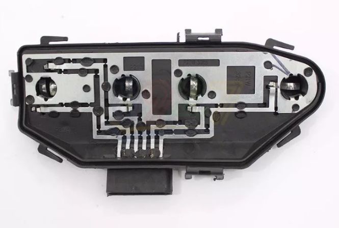 Hovedbilde Baklys Pæreholder venstre side VW T5 03-09